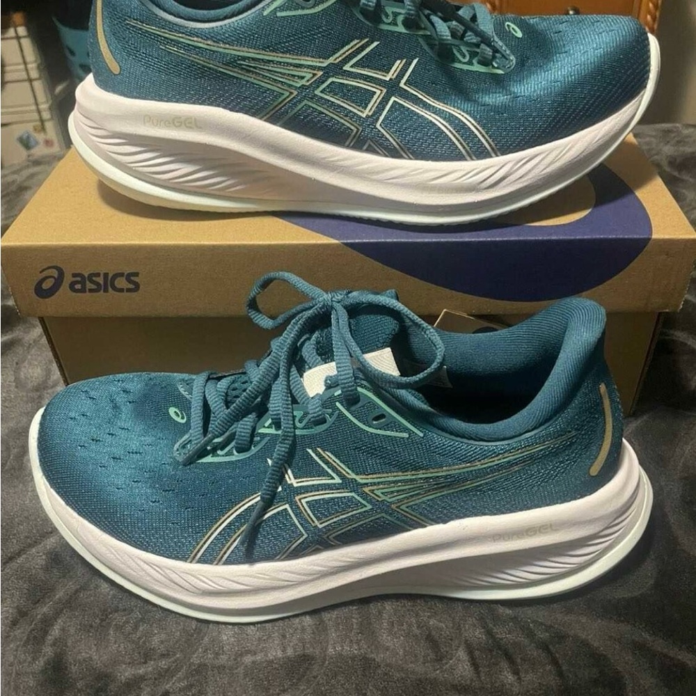Asics Gel-Cumulus 26- Rich Teal and Pale Mint